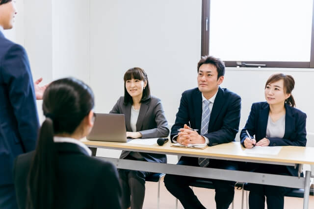 面接採点で評価がバラつく根本的な要因とその影響